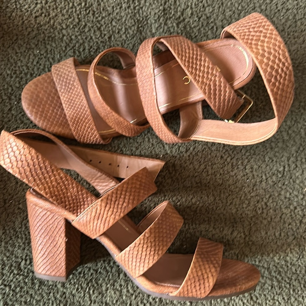 Vionic heels great condition worn once